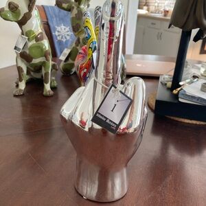 middle finger silver ceramic 9 inch
Interior Illusions Plus hand Tabletop